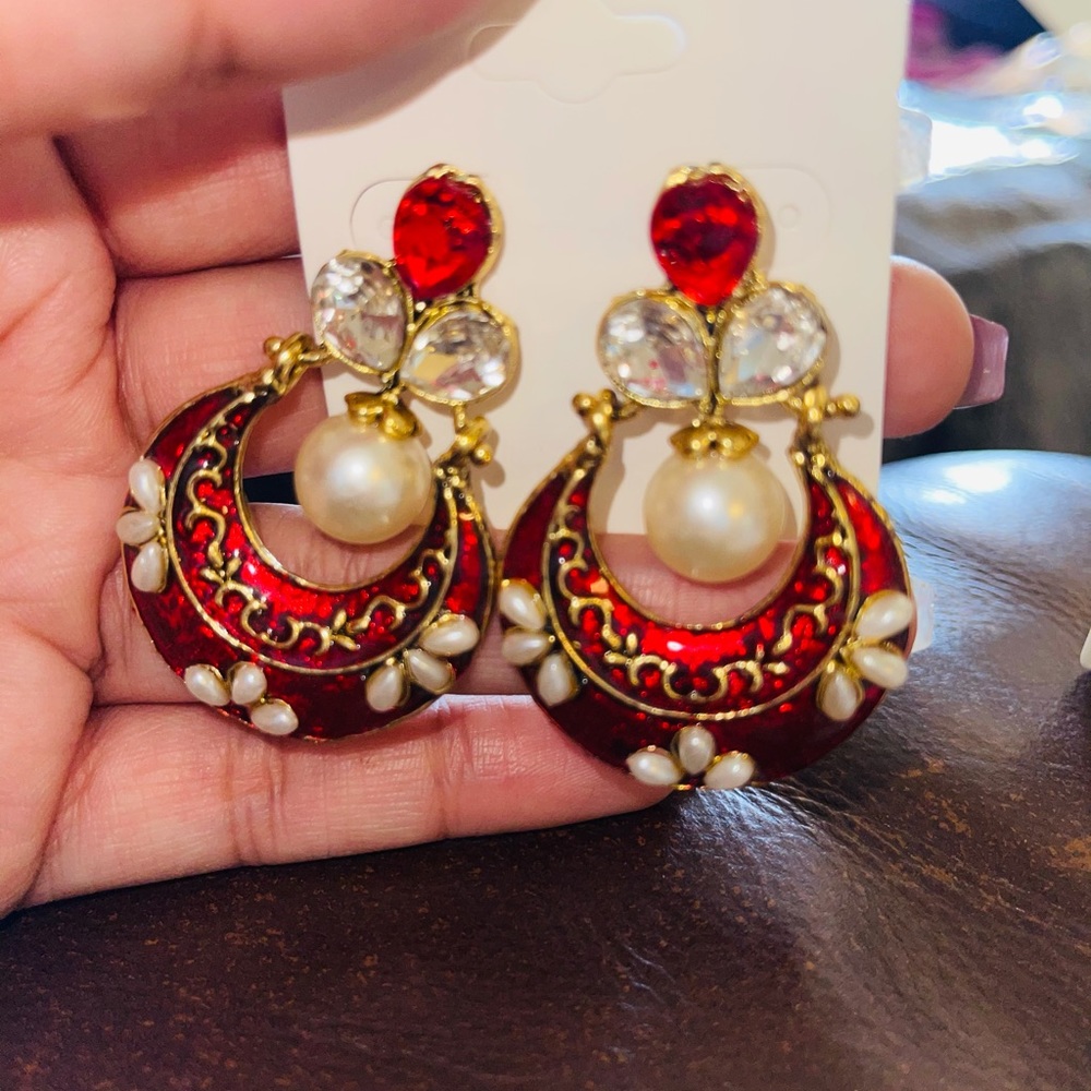 Earrings traditional